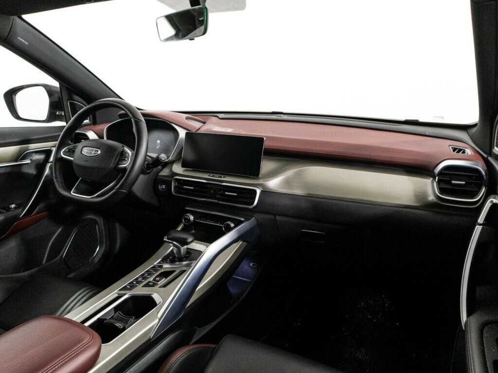 Geely Coolray с пробегом — 2023 год. Фото: #8