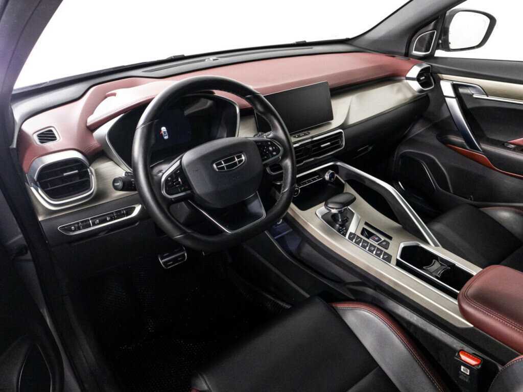 Geely Coolray с пробегом — 2023 год. Фото: #10