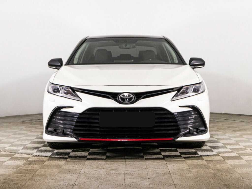 Toyota Camry с пробегом — 2021 год. Фото: #1
