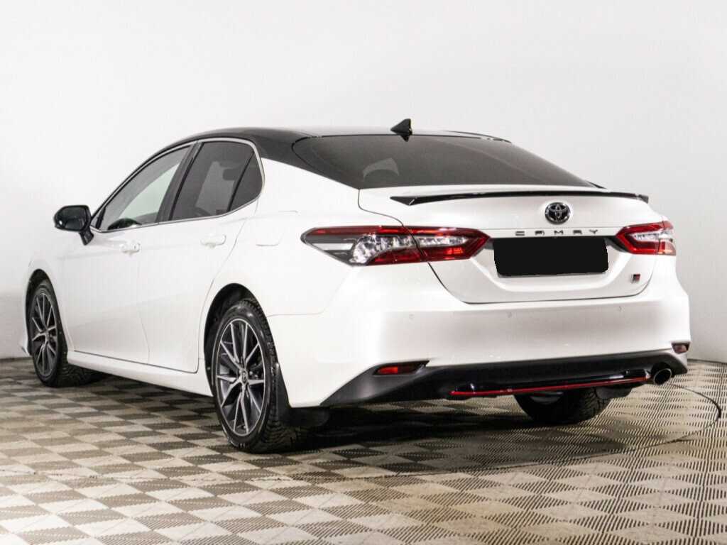 Toyota Camry с пробегом — 2021 год. Фото: #6
