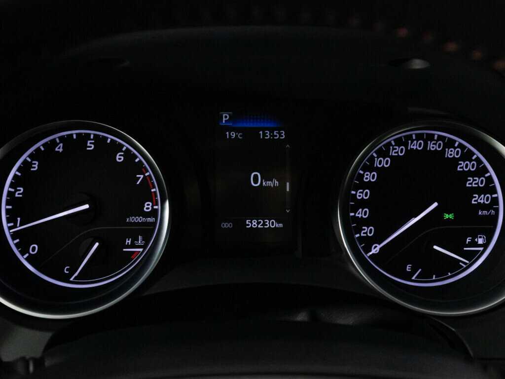 Toyota Camry с пробегом — 2021 год. Фото: #11