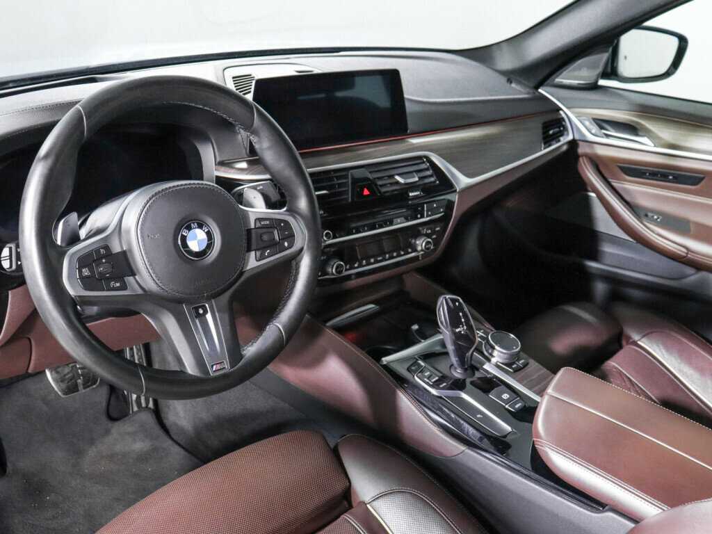 BMW 5 серии с пробегом — 2018 год. Фото: #11
