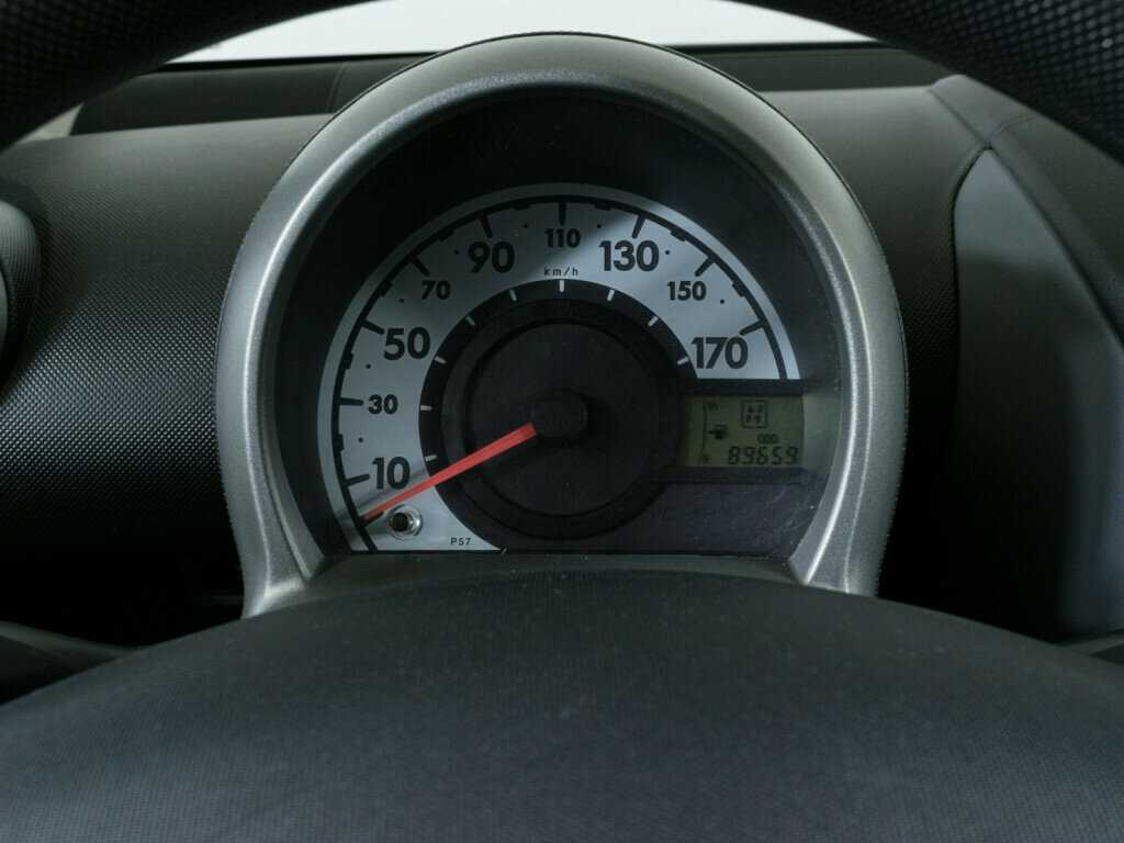 Peugeot 107 с пробегом — 2009 год. Фото: #11