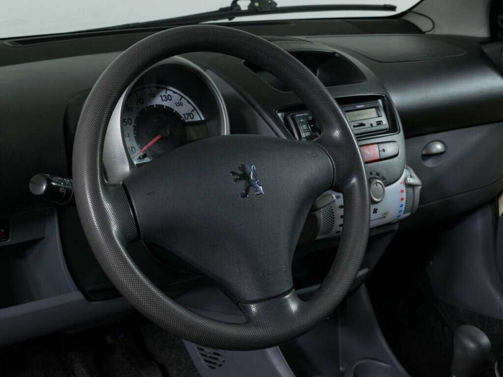 Peugeot 107 с пробегом — 2009 год. Фото: #12