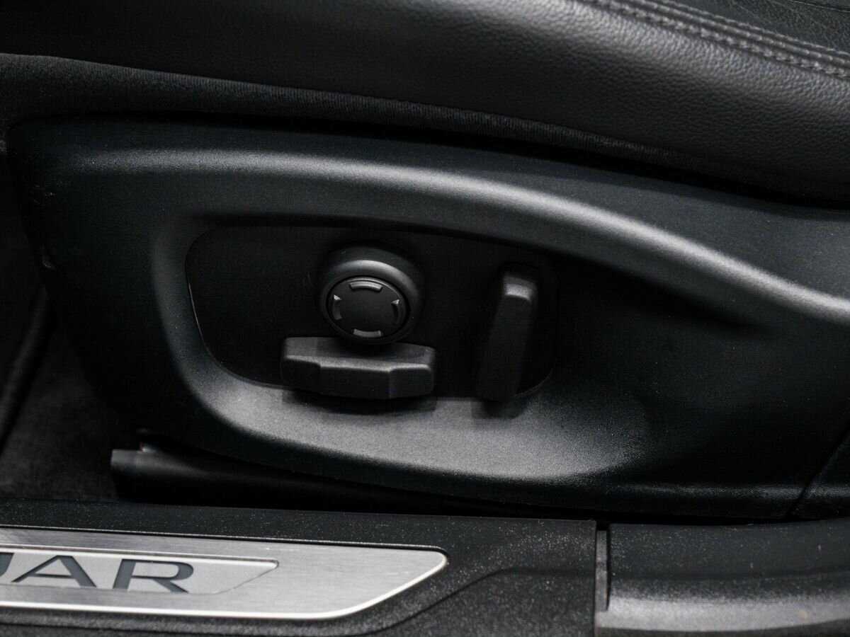 Jaguar XF с пробегом — 2016 год. Фото: #16