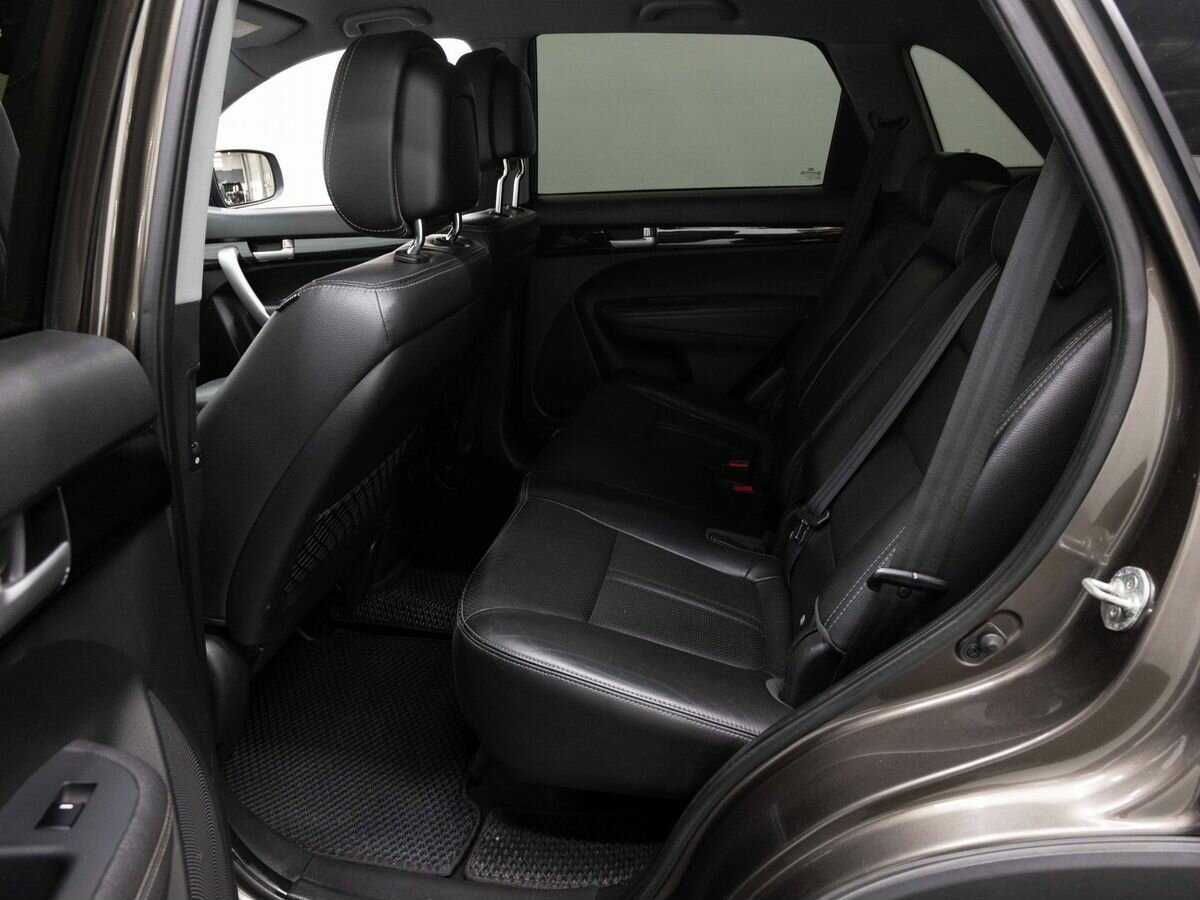Kia Sorento с пробегом — 2010 год. Фото: #8