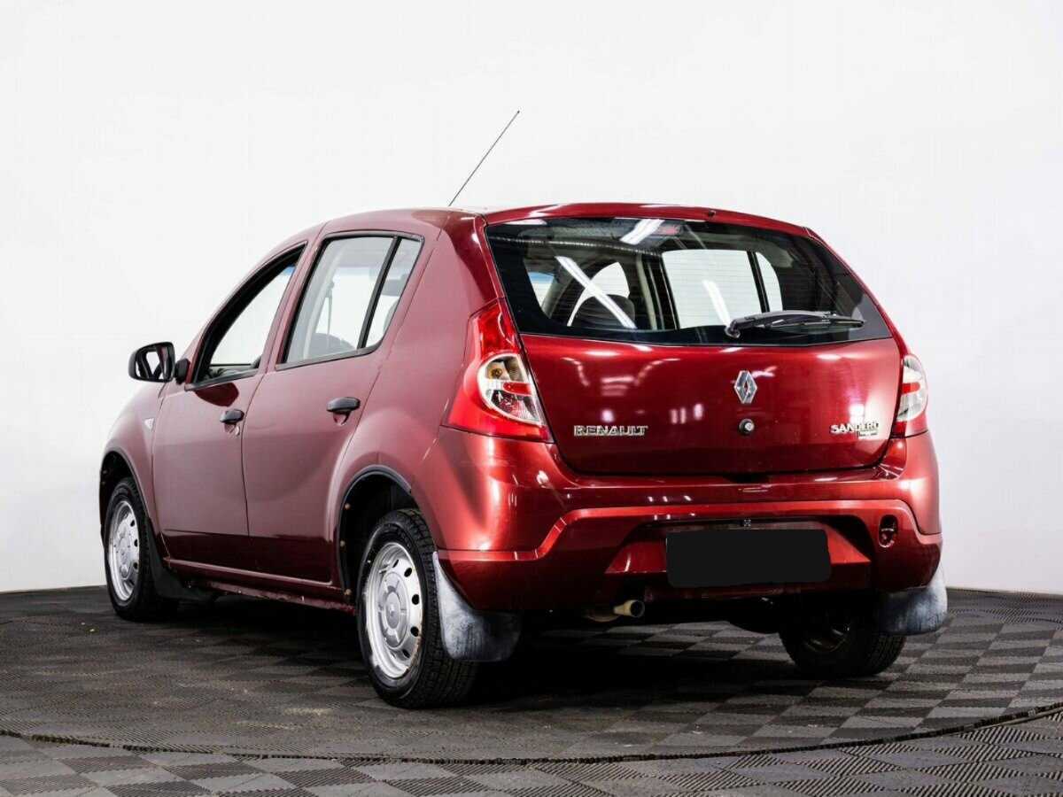 Renault Sandero с пробегом — 2011 год. Фото: #3