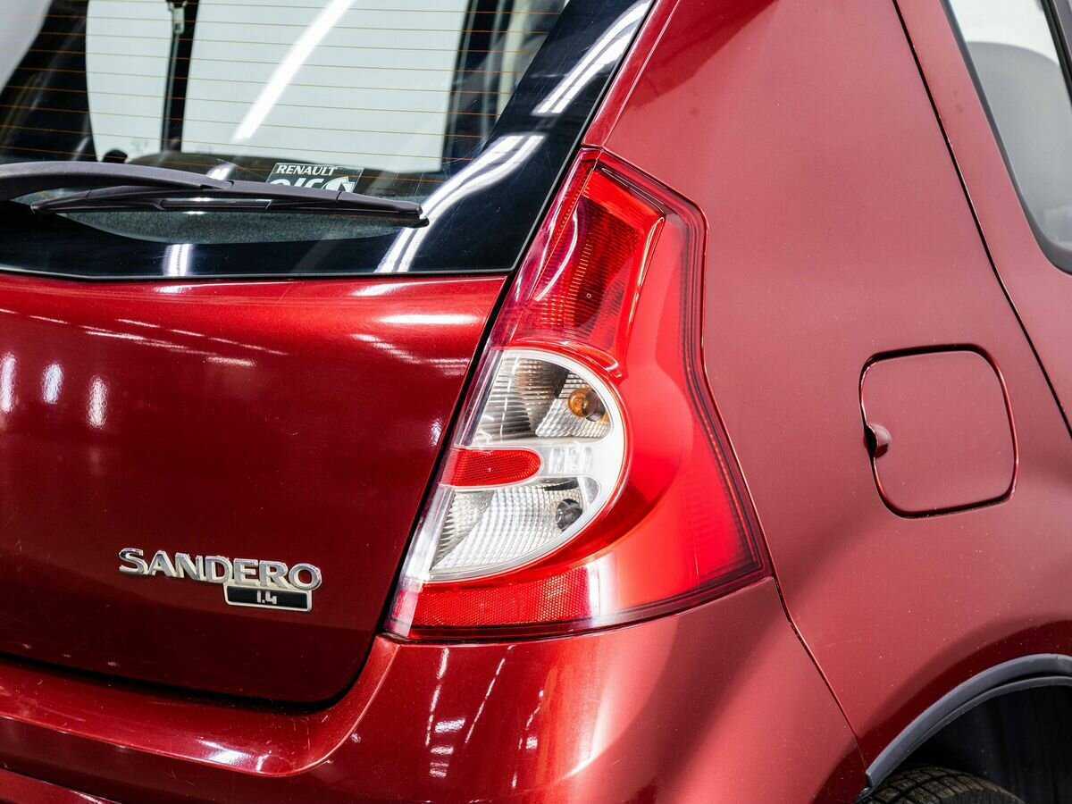 Renault Sandero с пробегом — 2011 год. Фото: #18