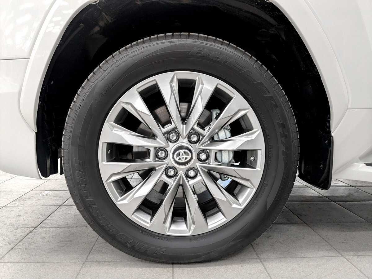 Toyota Land Cruiser с пробегом — 2022 год. Фото: #17