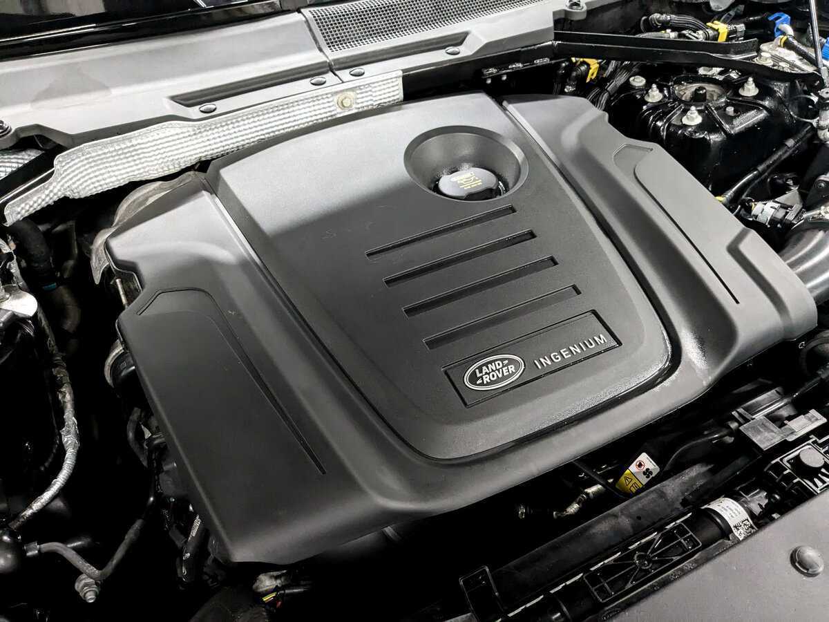 Land Rover Defender с пробегом — 2021 год. Фото: #8