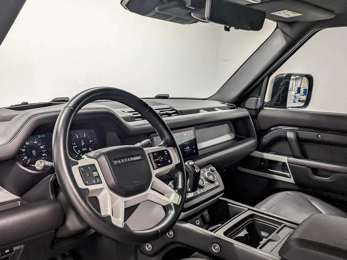 Land Rover Defender с пробегом — 2021 год. Фото: #15