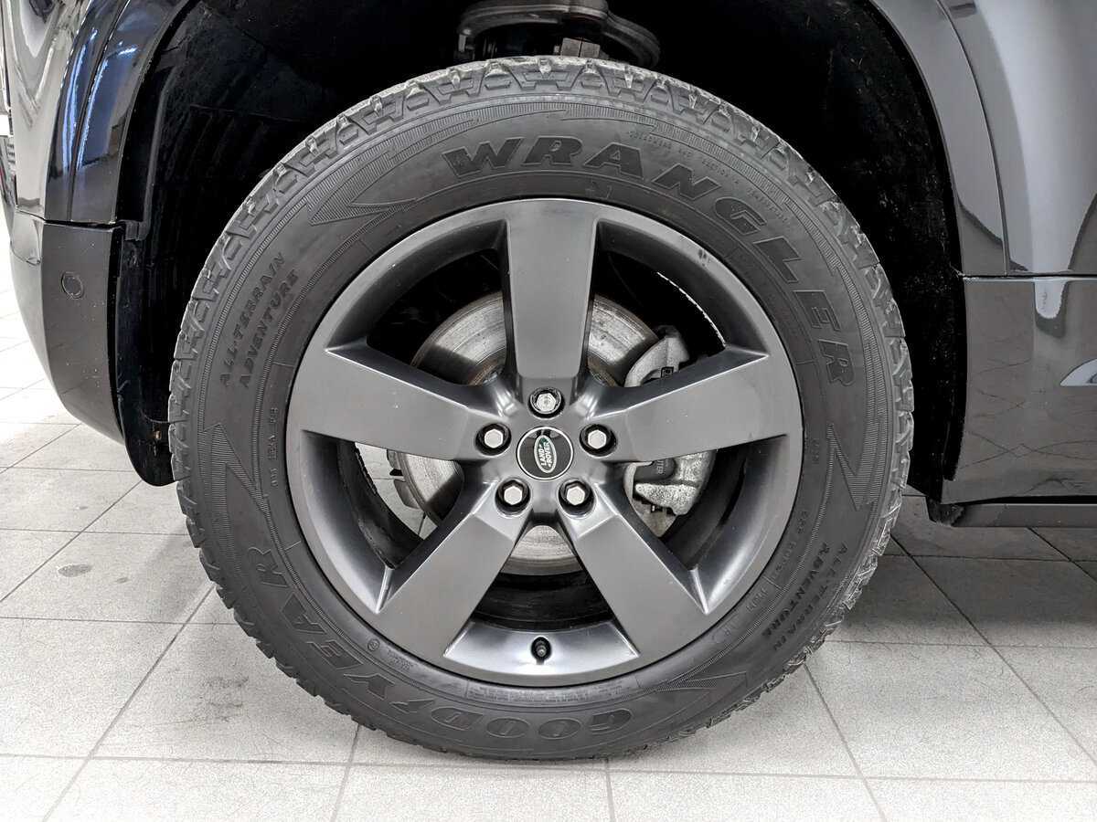 Land Rover Defender с пробегом — 2021 год. Фото: #16