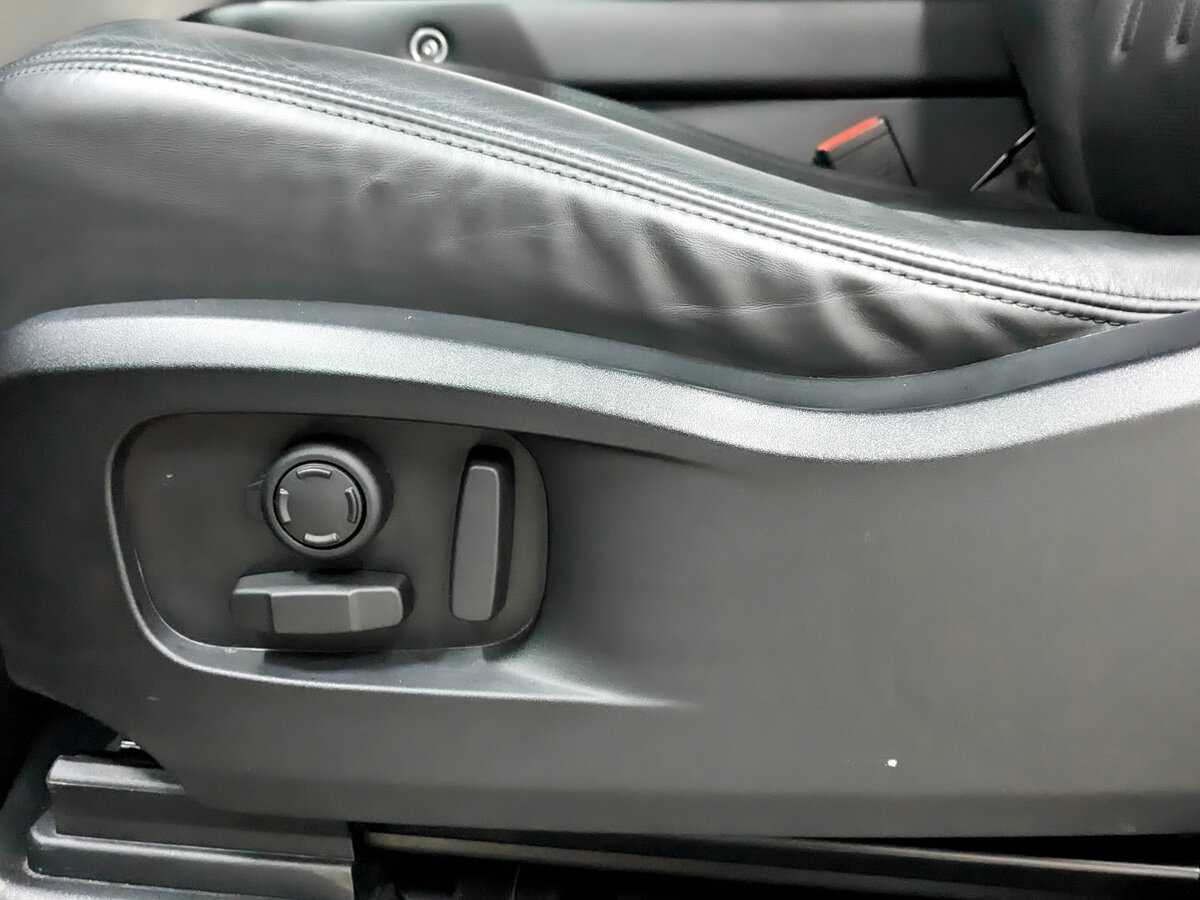 Land Rover Defender с пробегом — 2021 год. Фото: #19