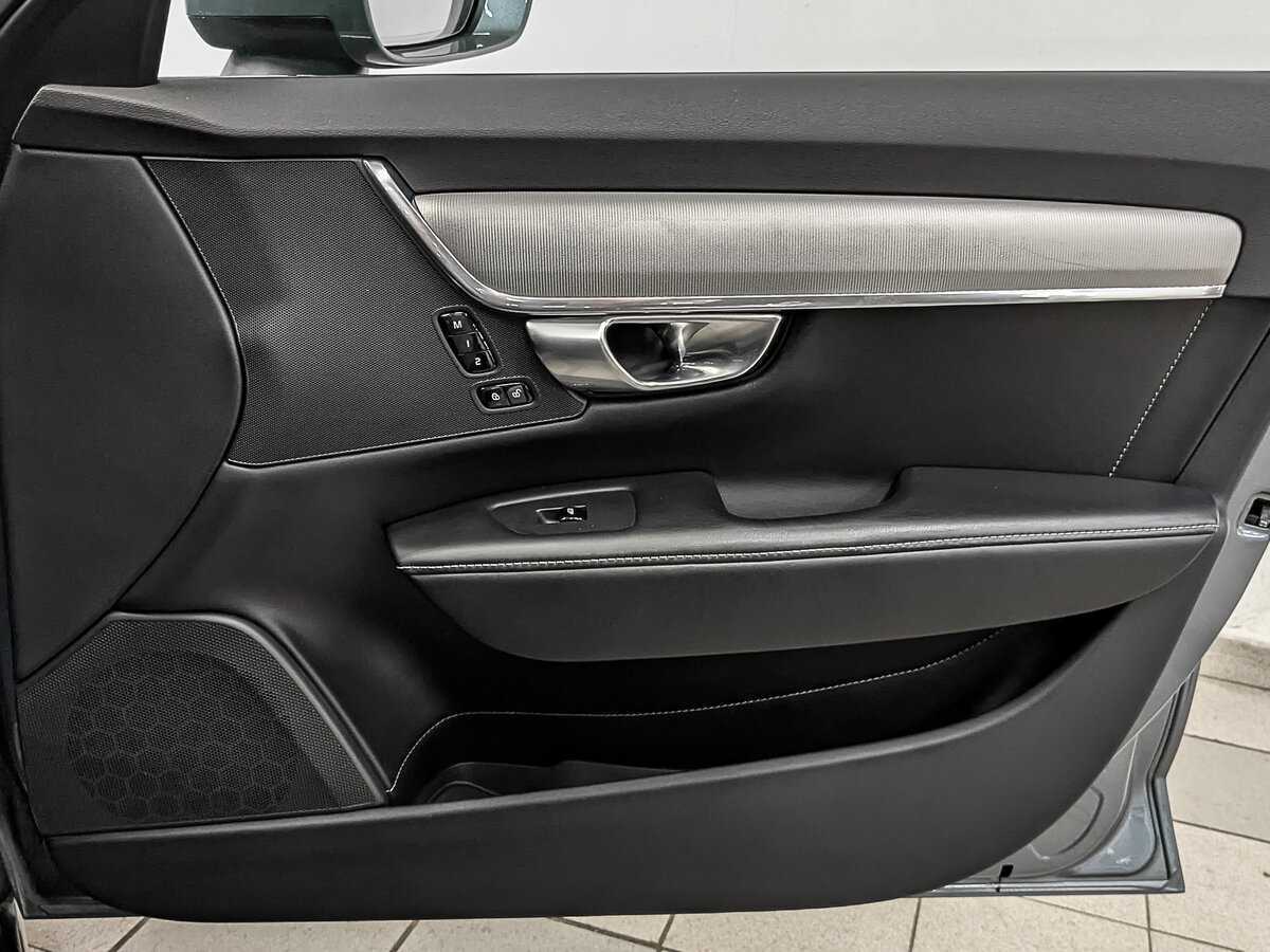 Volvo V90 Cross Country с пробегом — 2018 год. Фото: #23