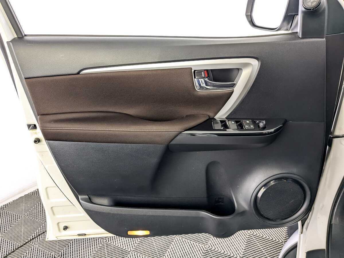 Toyota Fortuner с пробегом — 2019 год. Фото: #17