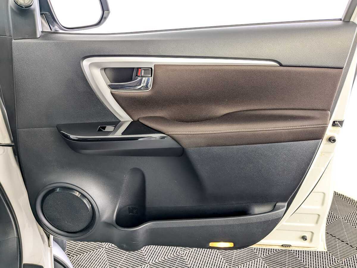 Toyota Fortuner с пробегом — 2019 год. Фото: #22