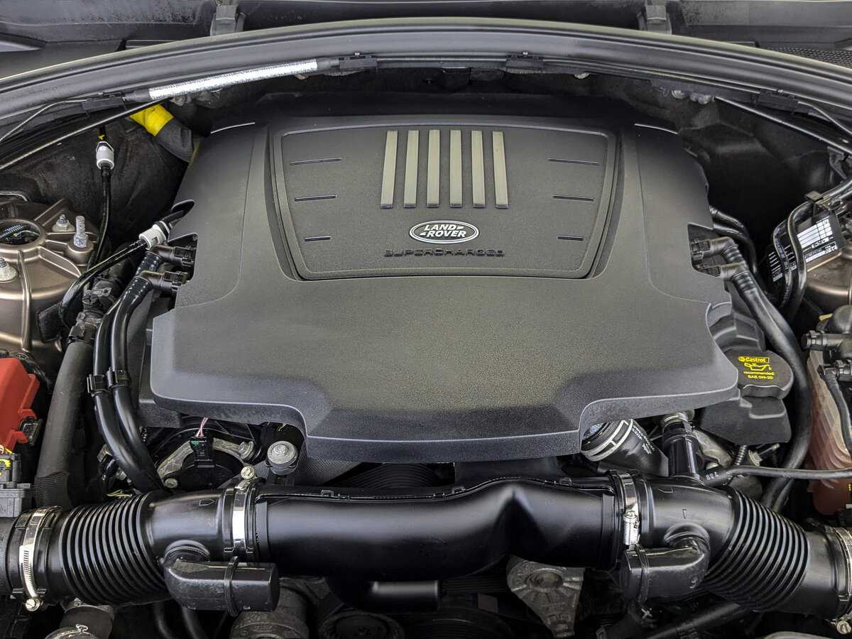 Land Rover Range Rover Velar с пробегом — 2017 год. Фото: #8