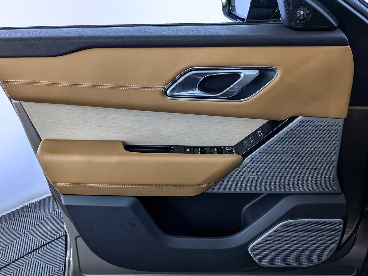 Land Rover Range Rover Velar с пробегом — 2017 год. Фото: #18