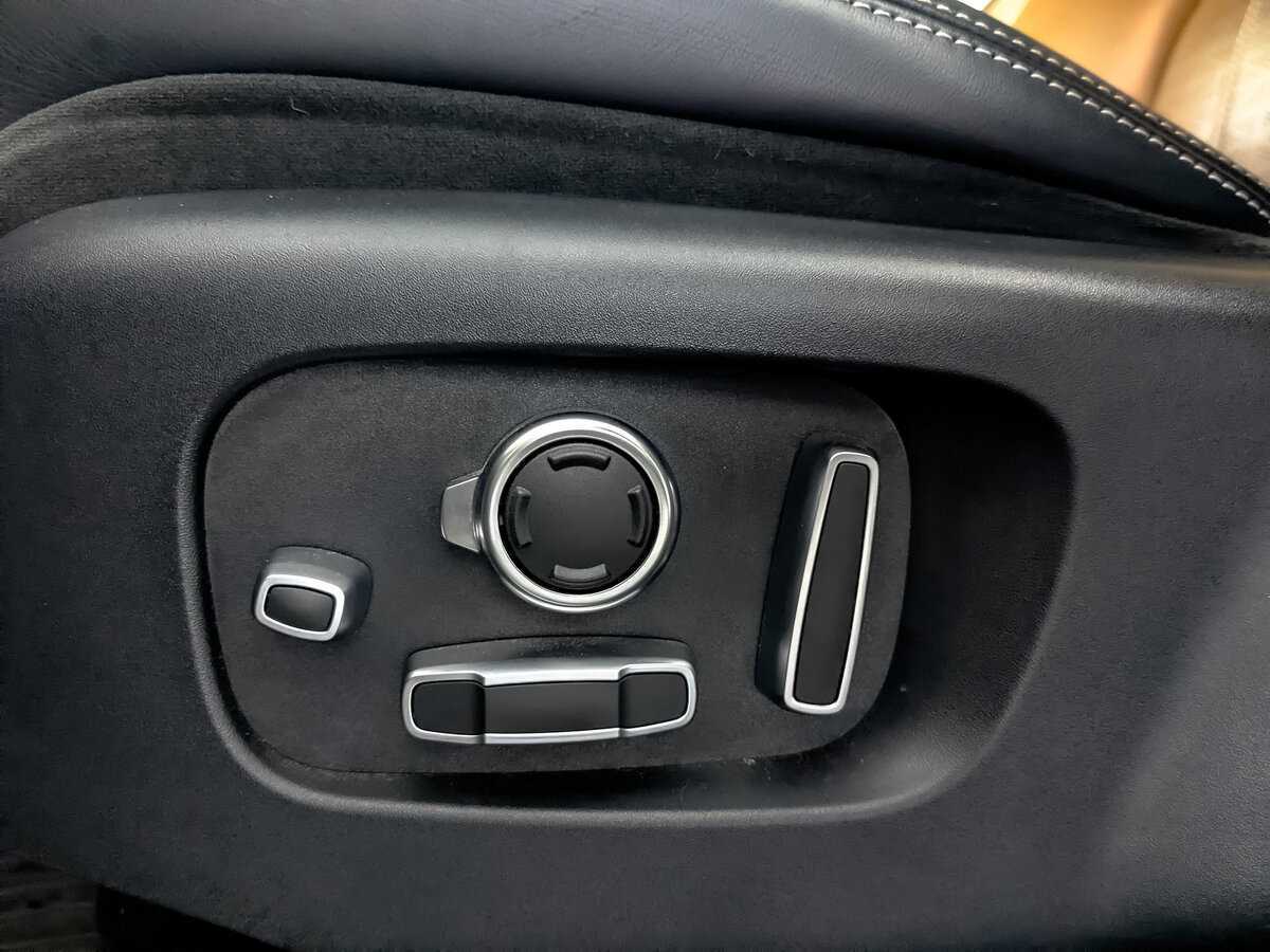 Land Rover Range Rover Velar с пробегом — 2017 год. Фото: #28