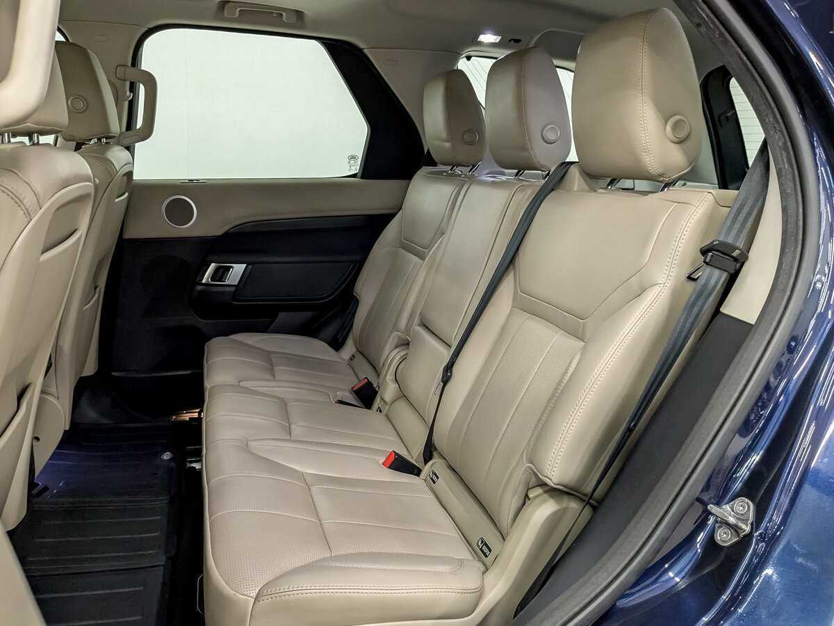 Land Rover Discovery с пробегом — 2018 год. Фото: #11