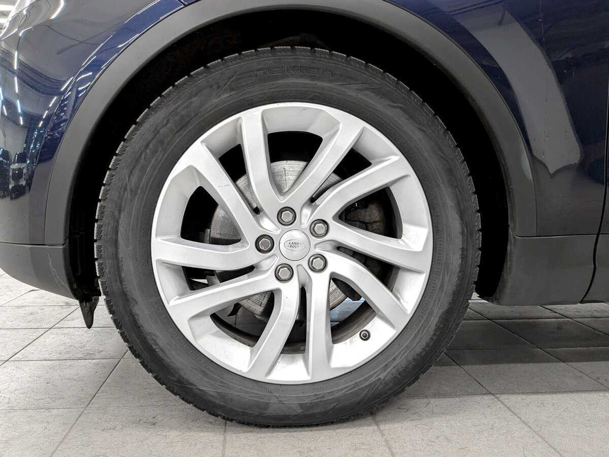 Land Rover Discovery с пробегом — 2018 год. Фото: #17