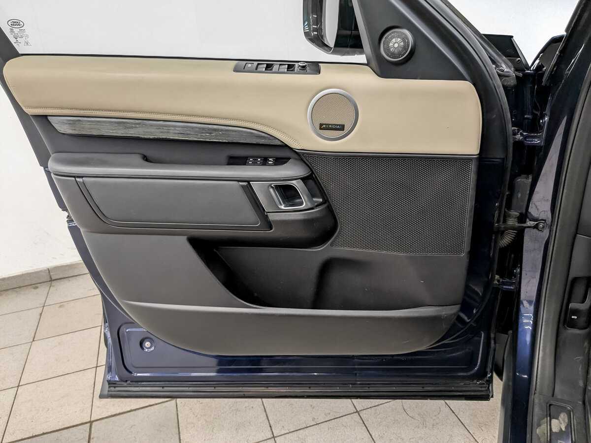 Land Rover Discovery с пробегом — 2018 год. Фото: #18