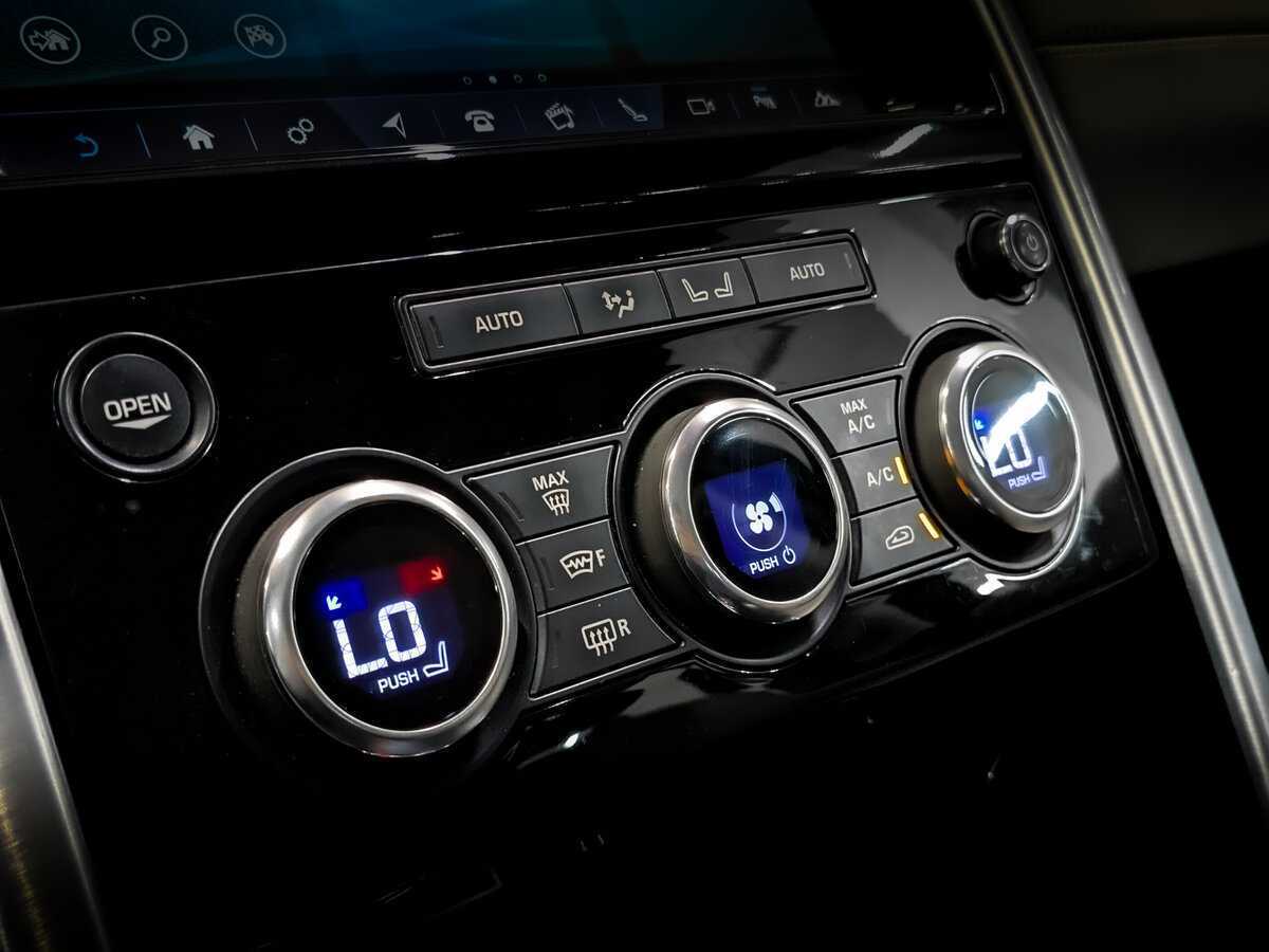 Land Rover Discovery с пробегом — 2018 год. Фото: #25