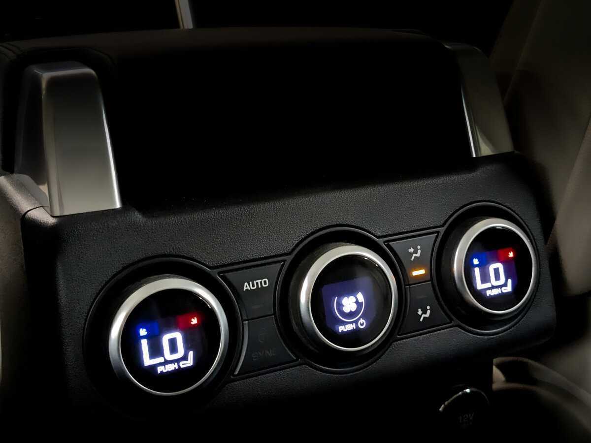 Land Rover Discovery с пробегом — 2018 год. Фото: #29