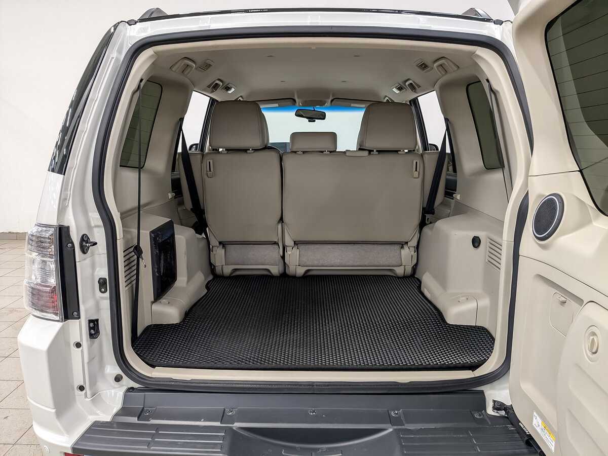 Mitsubishi Pajero с пробегом — 2020 год. Фото: #9