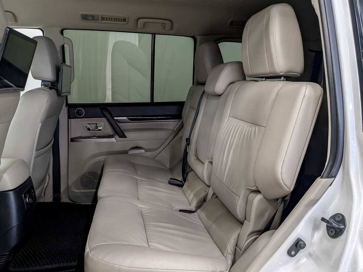 Mitsubishi Pajero с пробегом — 2020 год. Фото: #11