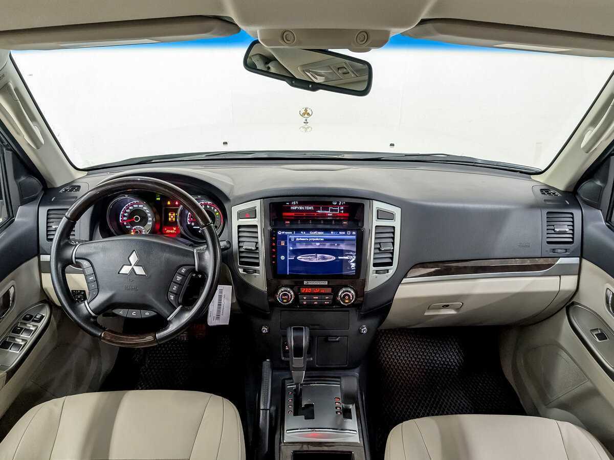 Mitsubishi Pajero с пробегом — 2020 год. Фото: #13