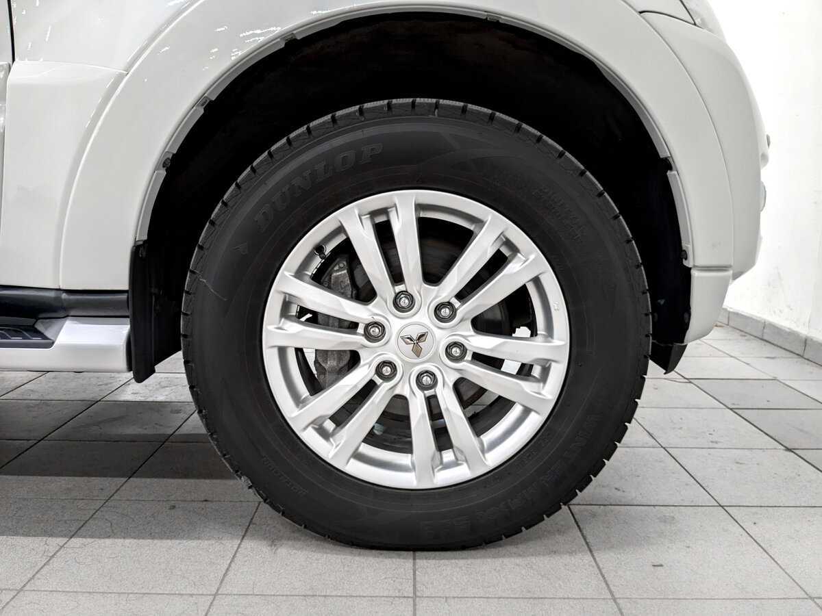 Mitsubishi Pajero с пробегом — 2020 год. Фото: #17