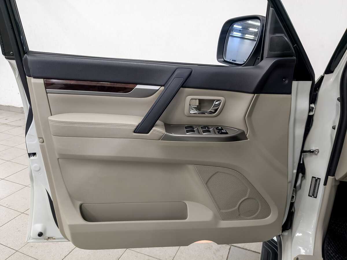 Mitsubishi Pajero с пробегом — 2020 год. Фото: #18