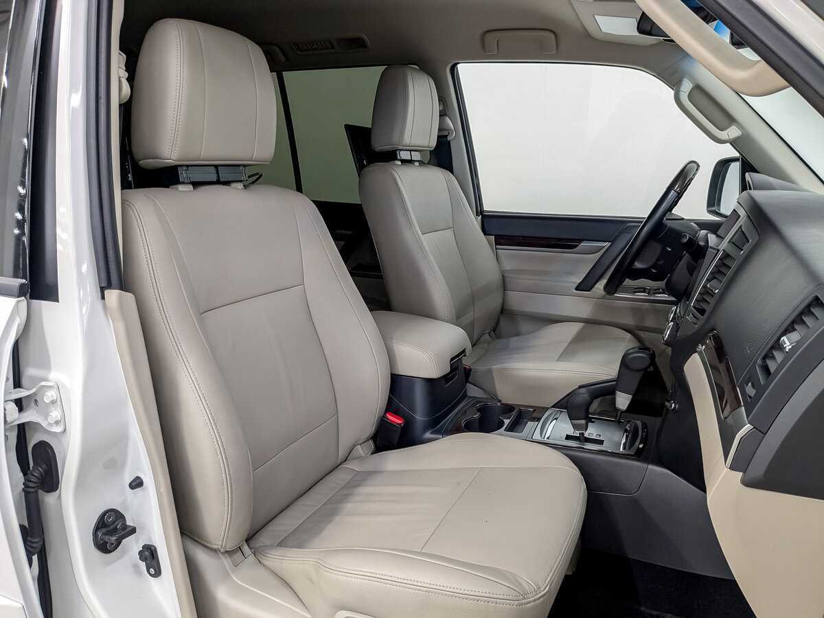 Mitsubishi Pajero с пробегом — 2020 год. Фото: #23