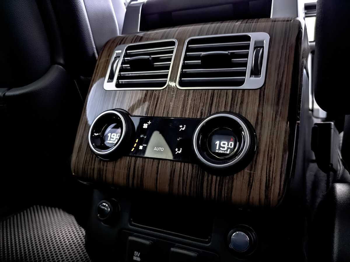 Land Rover Range Rover с пробегом — 2018 год. Фото: #28