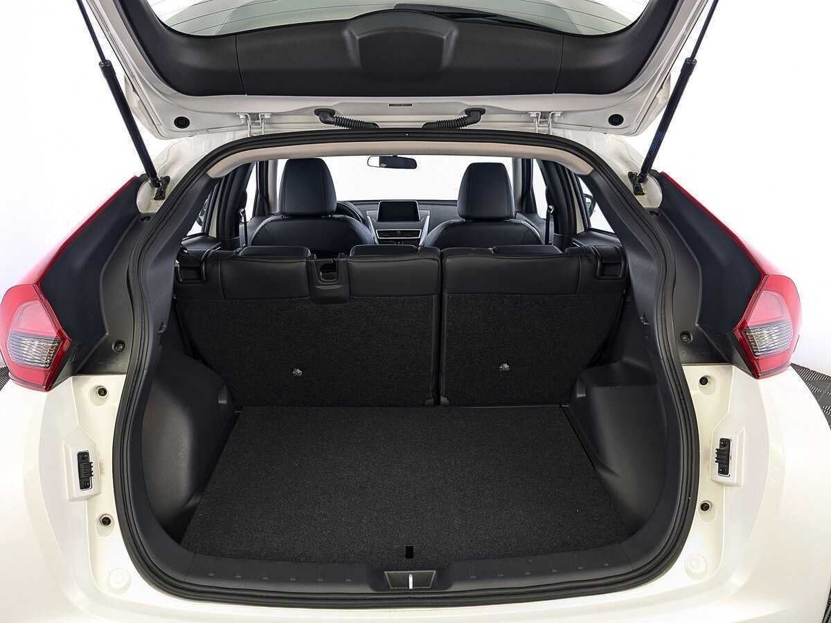 Mitsubishi Eclipse Cross с пробегом — 2022 год. Фото: #9