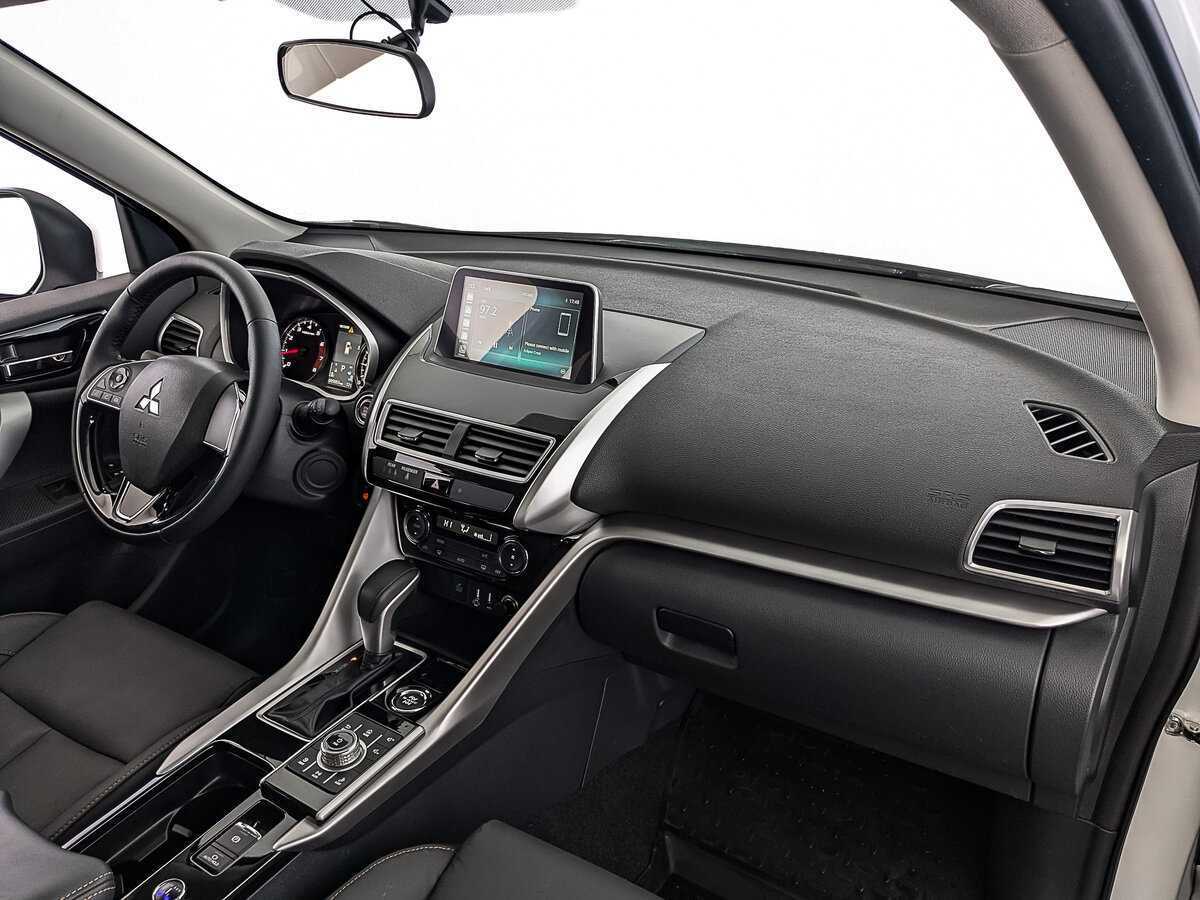 Mitsubishi Eclipse Cross с пробегом — 2022 год. Фото: #12