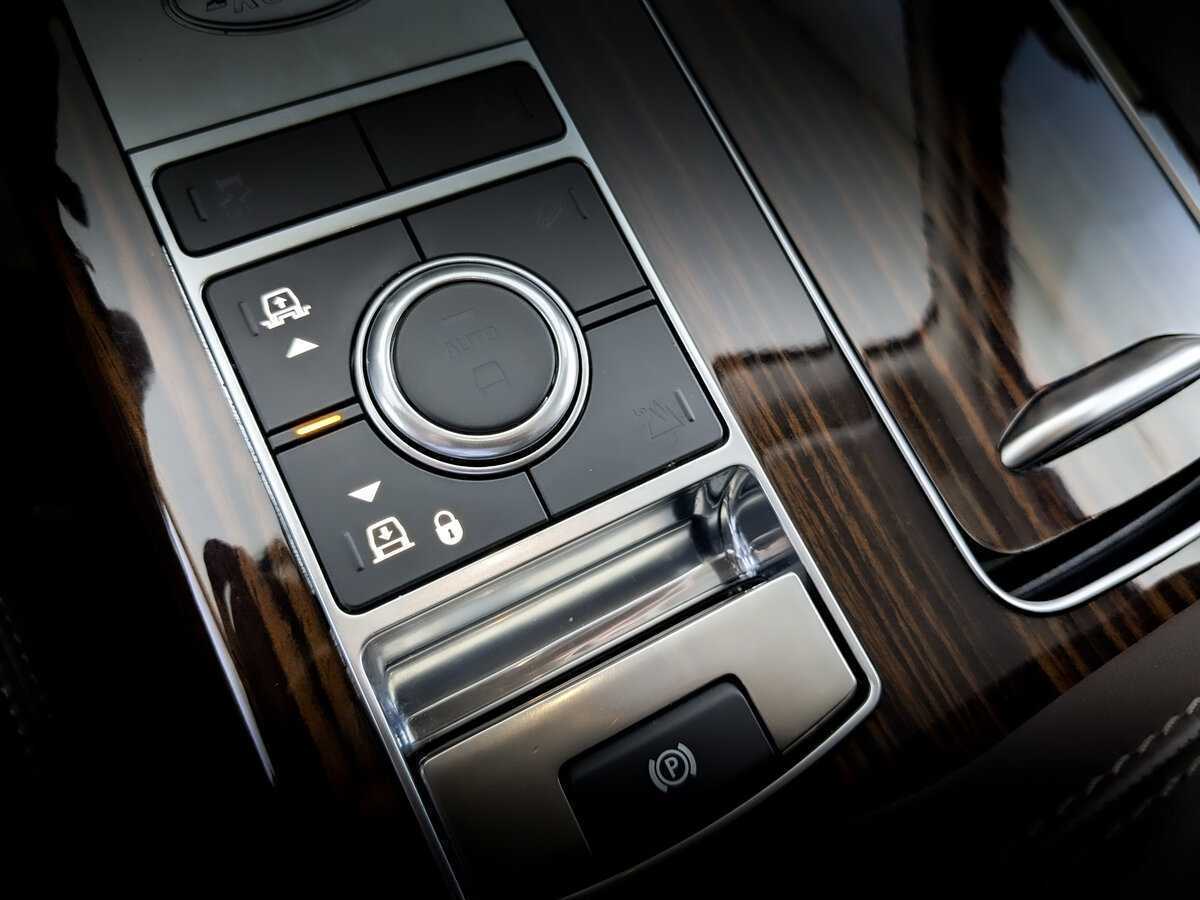 Land Rover Range Rover с пробегом — 2020 год. Фото: #29