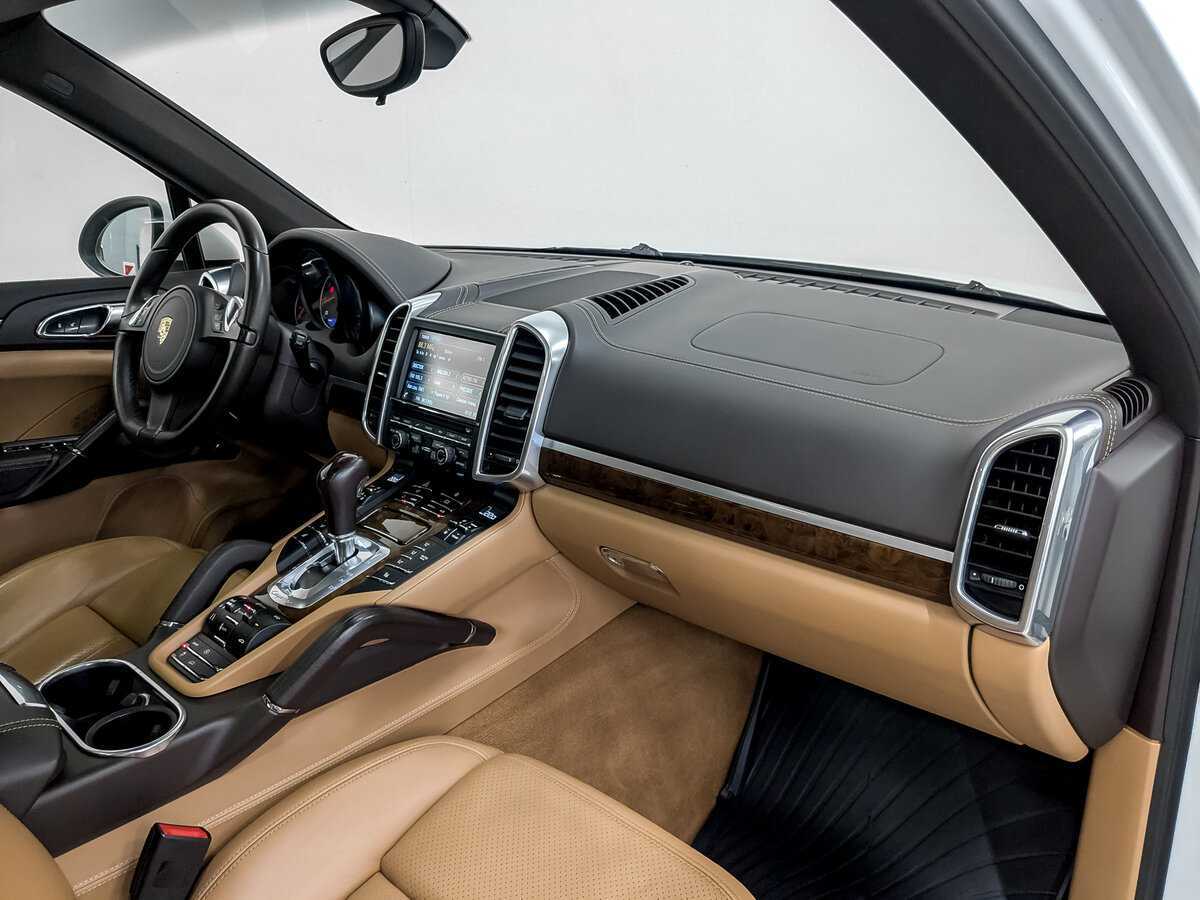 Porsche Cayenne с пробегом — 2013 год. Фото: #10