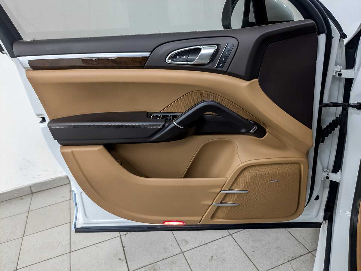 Porsche Cayenne с пробегом — 2013 год. Фото: #18