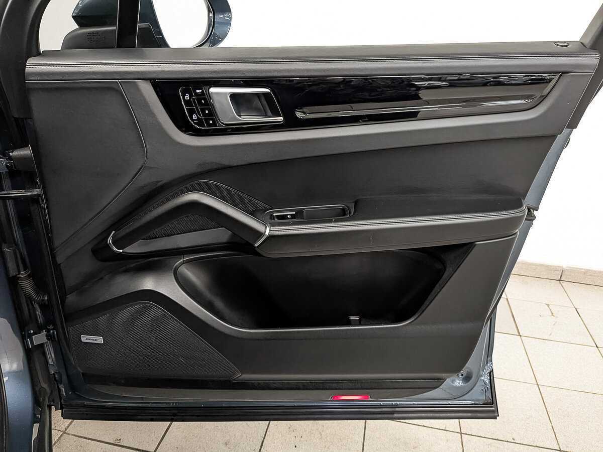 Porsche Cayenne с пробегом — 2019 год. Фото: #21