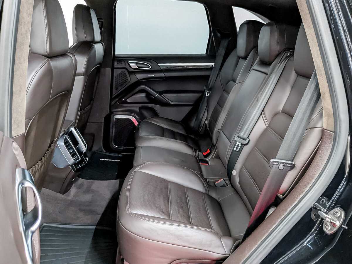 Porsche Cayenne с пробегом — 2012 год. Фото: #11