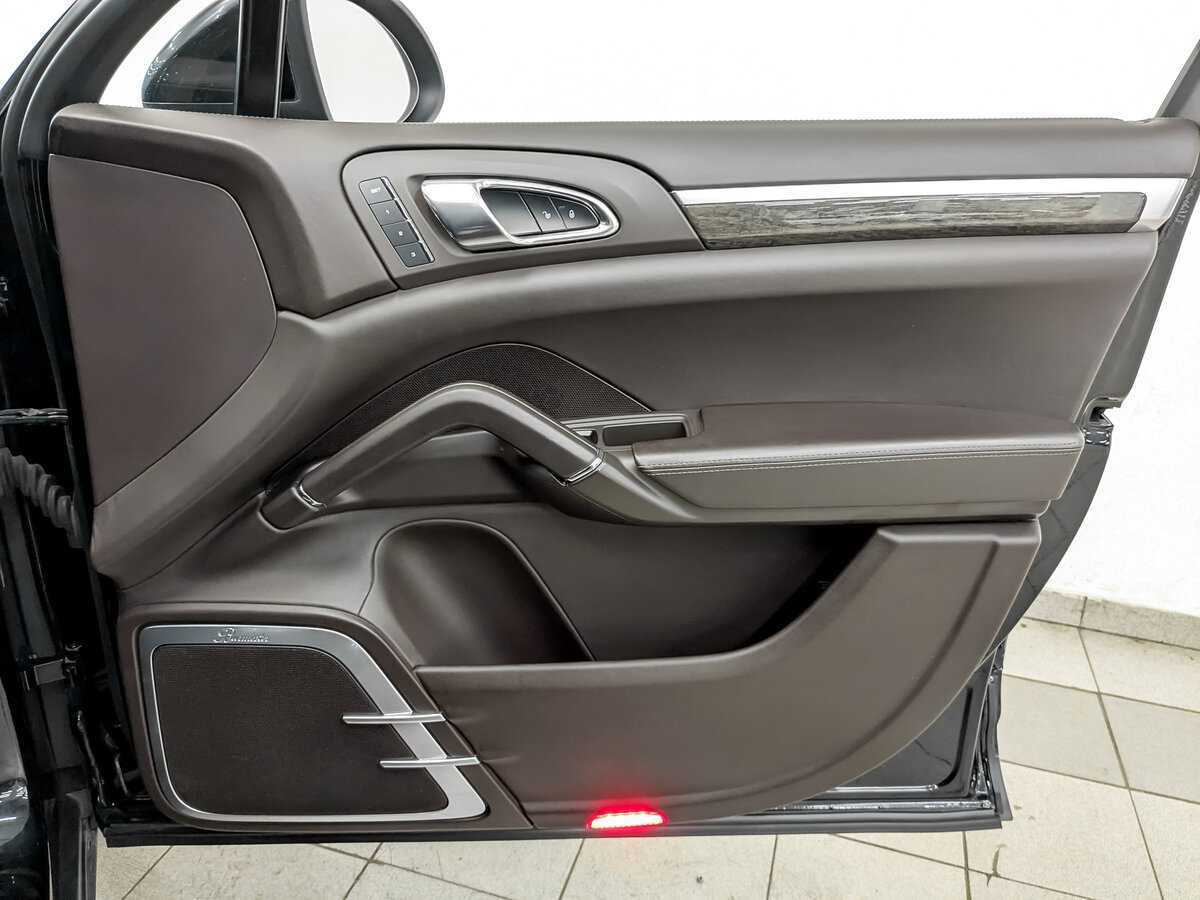 Porsche Cayenne с пробегом — 2012 год. Фото: #25