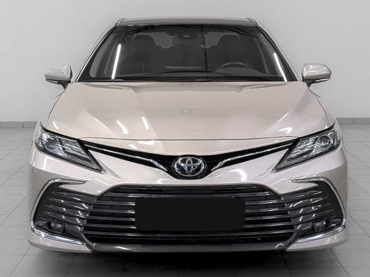 Toyota Camry с пробегом — 2022 год. Фото: #1