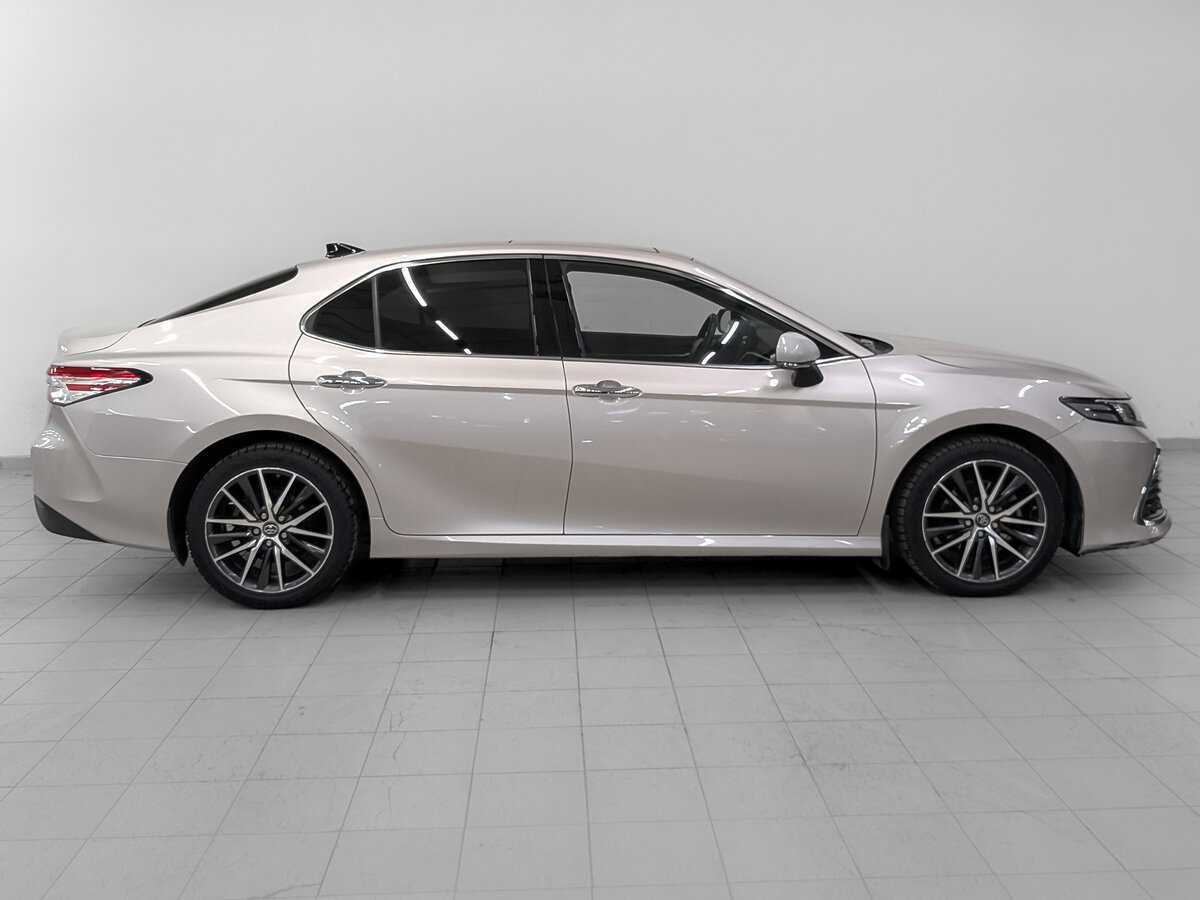 Toyota Camry с пробегом — 2022 год. Фото: #3