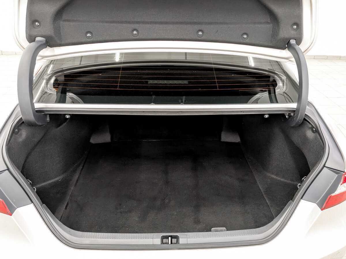 Toyota Camry с пробегом — 2022 год. Фото: #9