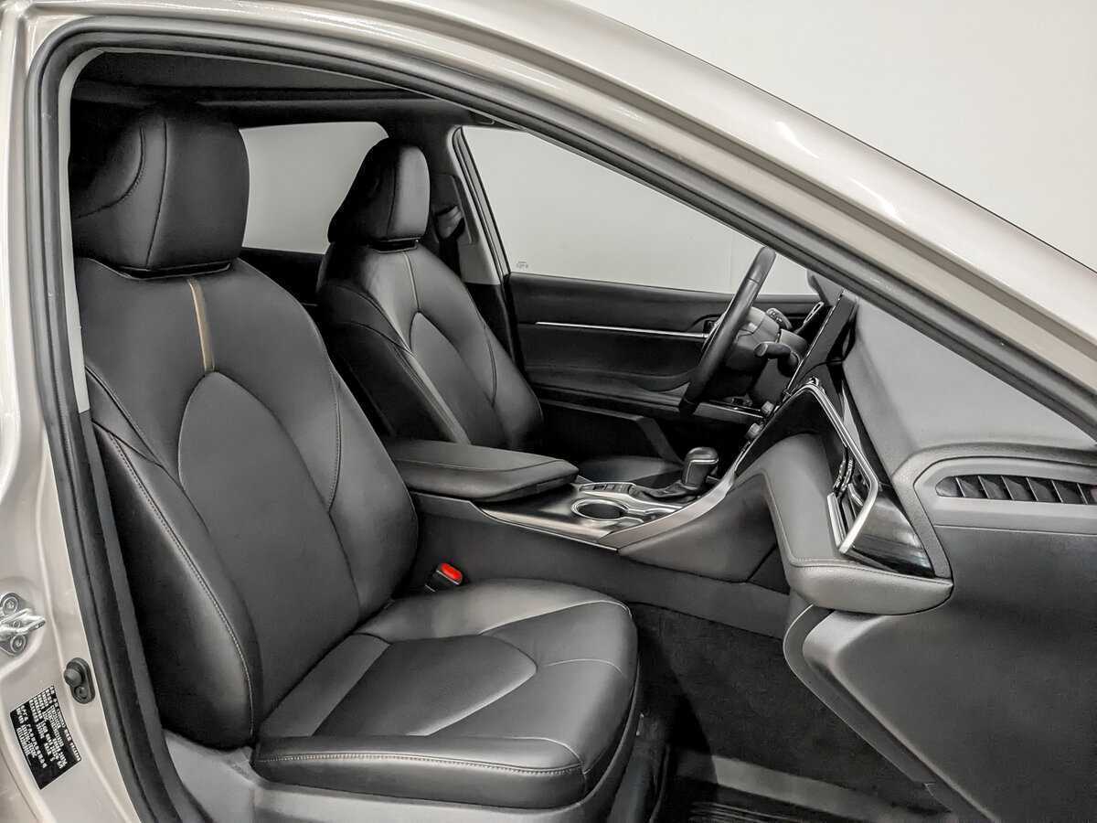 Toyota Camry с пробегом — 2022 год. Фото: #23