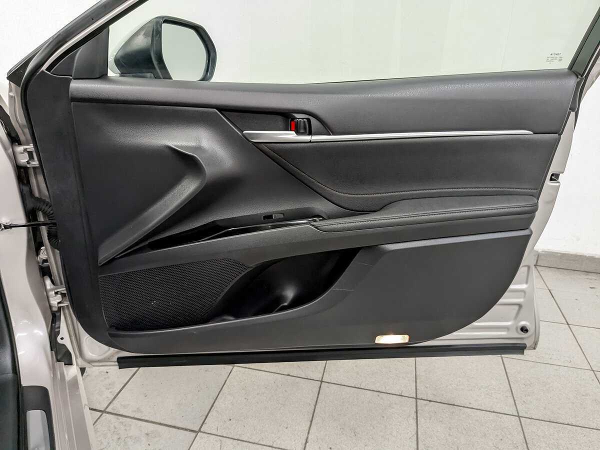 Toyota Camry с пробегом — 2022 год. Фото: #25