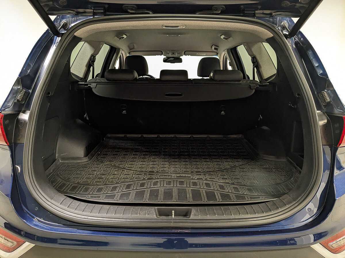 Hyundai Santa Fe с пробегом — 2018 год. Фото: #9