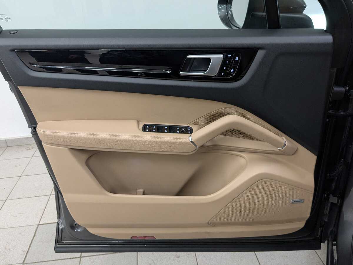 Porsche Cayenne с пробегом — 2020 год. Фото: #18